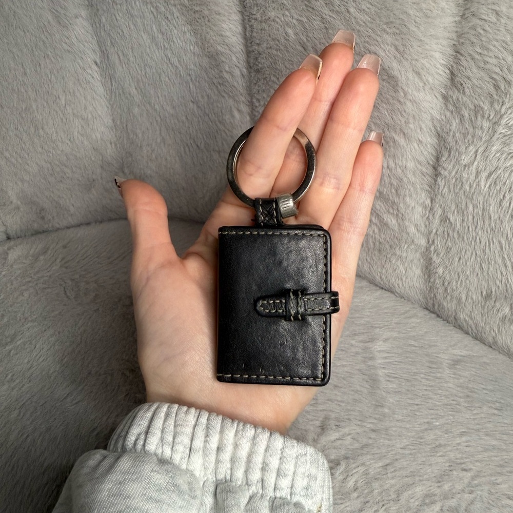 SOLD DO NOT BUY -Black Leather Coach Photo Keychain